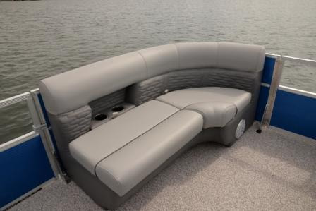 cpc-8518-dlx-portside-bow-seating_orig